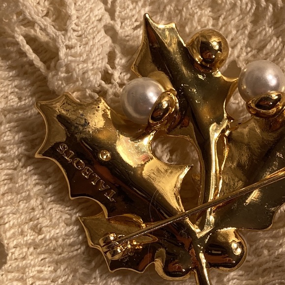 Two Pin Set - Picture 3 of 7